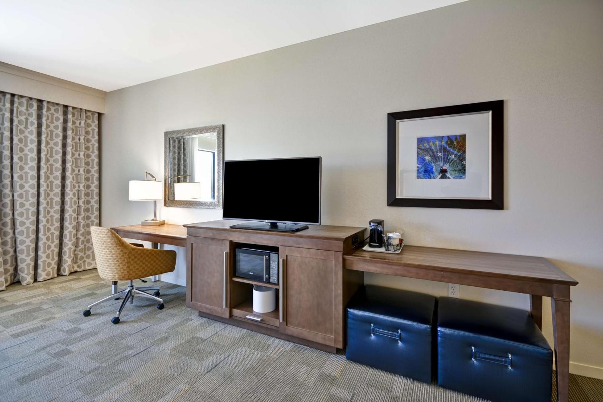 Hampton Inn & Suites Dallas/Plano-East Exterior photo