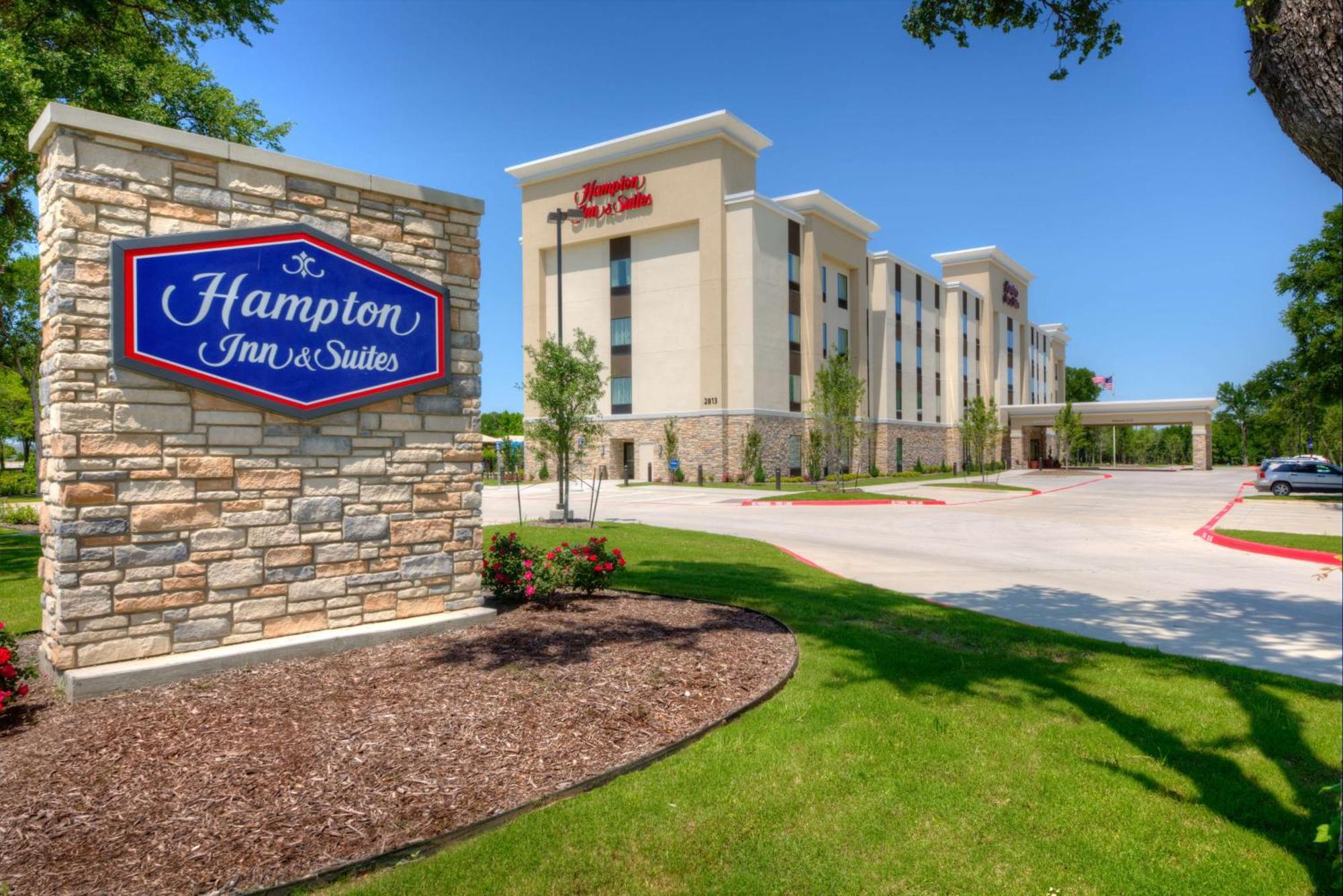 Hampton Inn & Suites Dallas/Plano-East Exterior photo