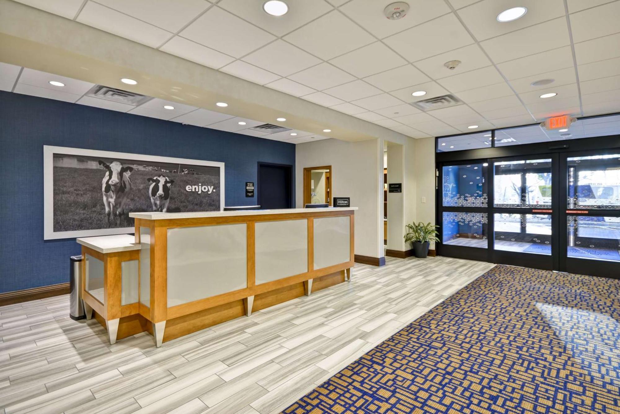 Hampton Inn & Suites Dallas/Plano-East Exterior photo